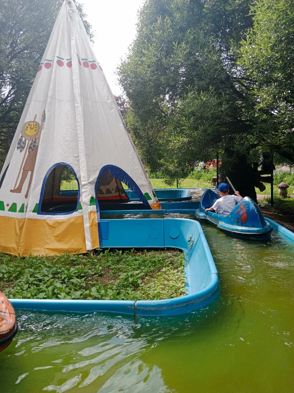 Фото Парк аттракционов в Лианозовском парке - развлечение в Москве | Досугатор